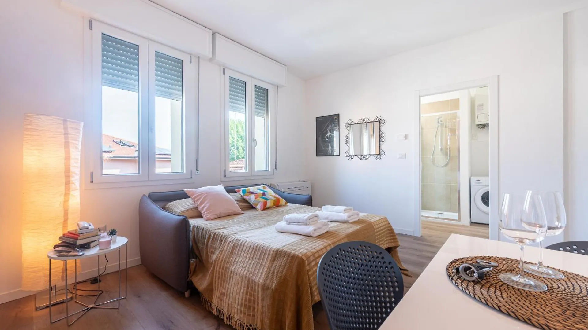Chic Parma Little Flat Near City Center